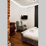 Househost Ii: Studencka Street