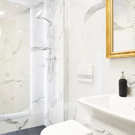 Househost Ii: Studencka Street Апартаменты